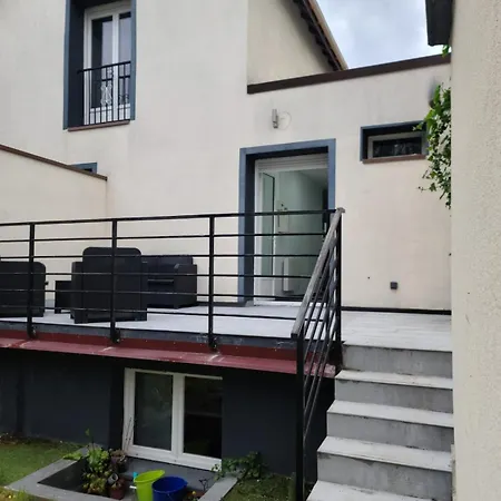 Maison Calme, Moderne Avec Jardin Et Terrasse Ferienhaus La Courneuve